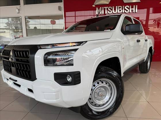 MITSUBISHI TRITON 2.4 BITURBO DIESEL CD GL 4X4 AUTOMÁTICO